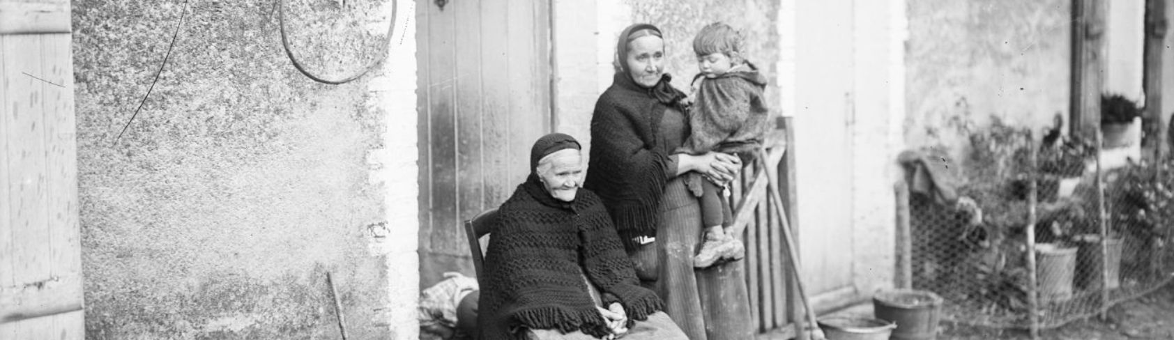 Femmes seules à la tête du foyer : veuves, célibataires, abandonnées et cheffes de famille