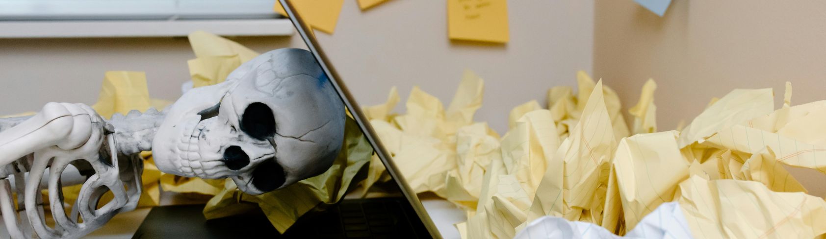 Les 10 erreurs d’organisation les plus fréquentes en généalogie (et comment les éviter)
