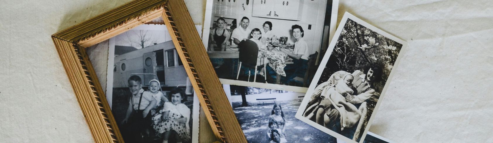 Comment organiser ses recherches généalogiques quand on débute (sans se perdre dès les premières générations)